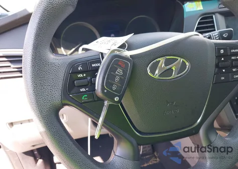 2017 Hyundai Sonata Se z USA, uszkodzony, nr VIN 5NPE24AF7HH471426